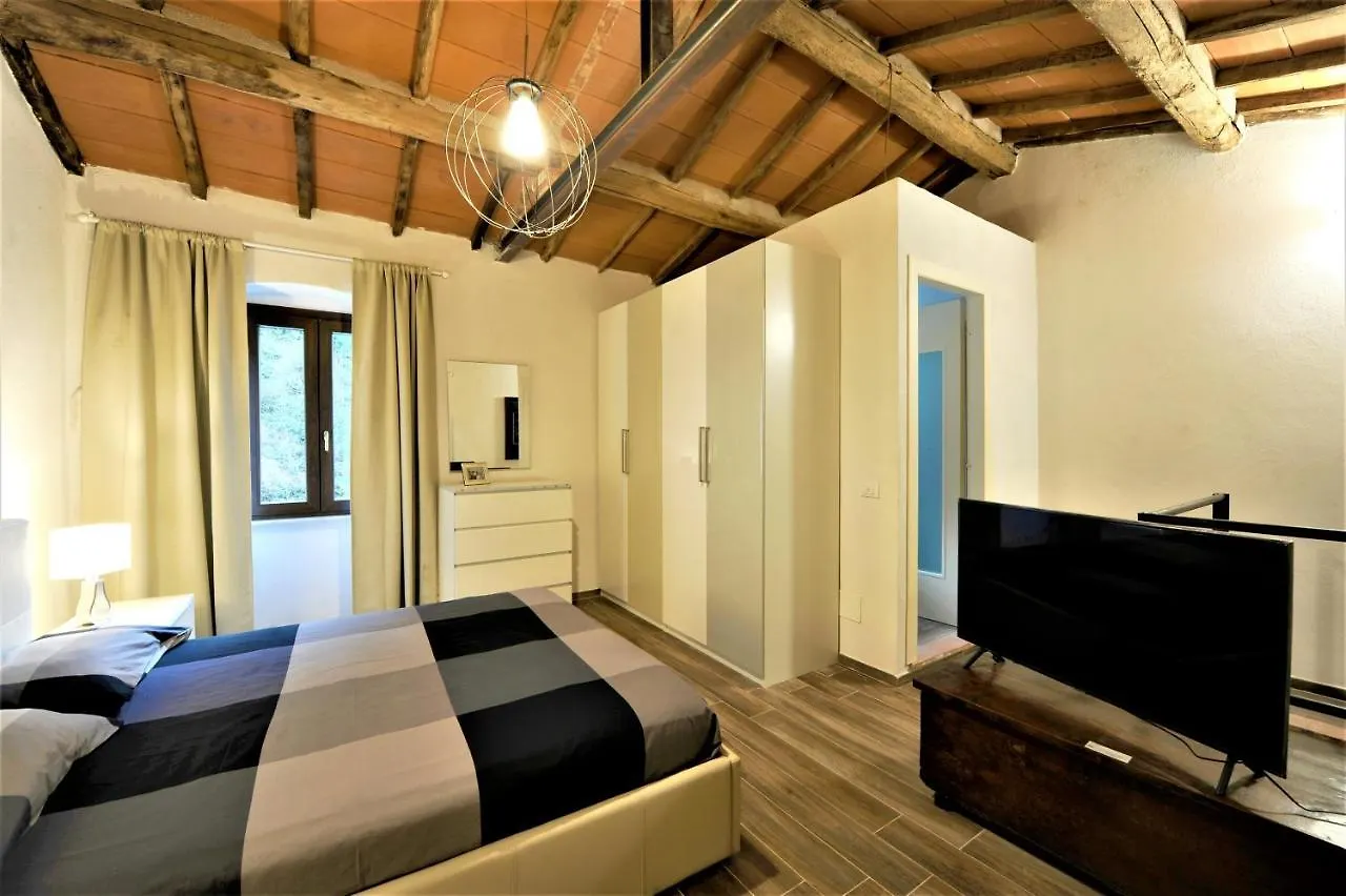 Incantevole casa sul fiume, Relax e Natura ai piedi della Alpi Apuane Massa  Italia