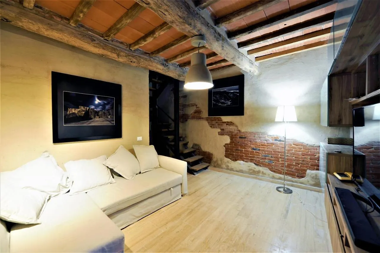 Casa vacanze Incantevole casa sul fiume, Relax e Natura ai piedi della Alpi Apuane Massa