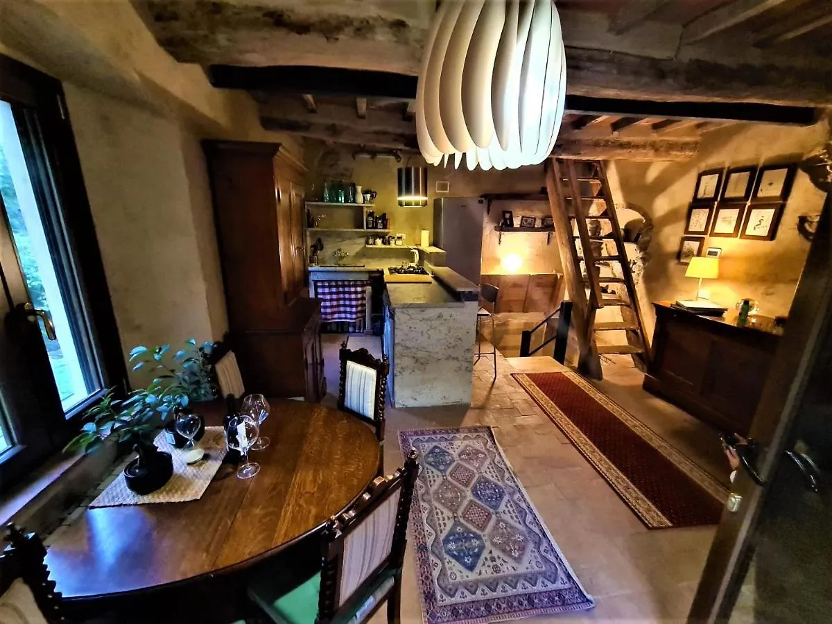 Incantevole casa sul fiume, Relax e Natura ai piedi della Alpi Apuane Massa  Italia